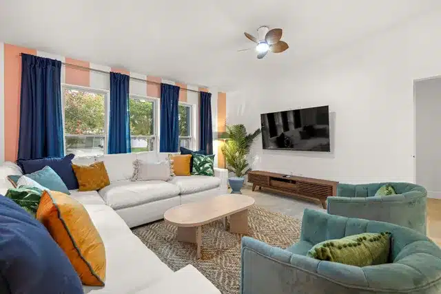 j7mbjcmjbecmqgbeunml 640w